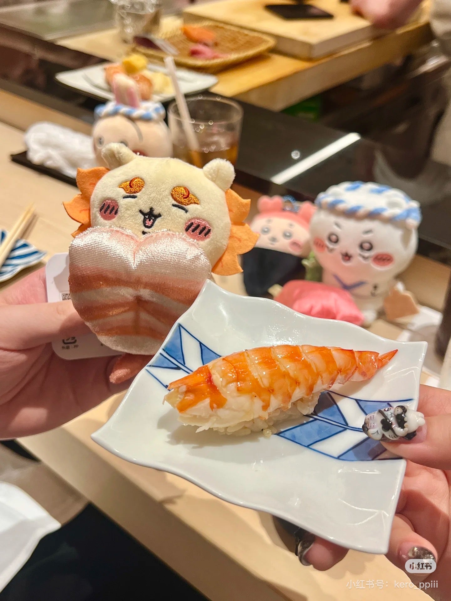 Chiikawa 吉伊卡哇|寿司限定毛绒玩偶挂件/包挂|约H120 x W70 x D105mm