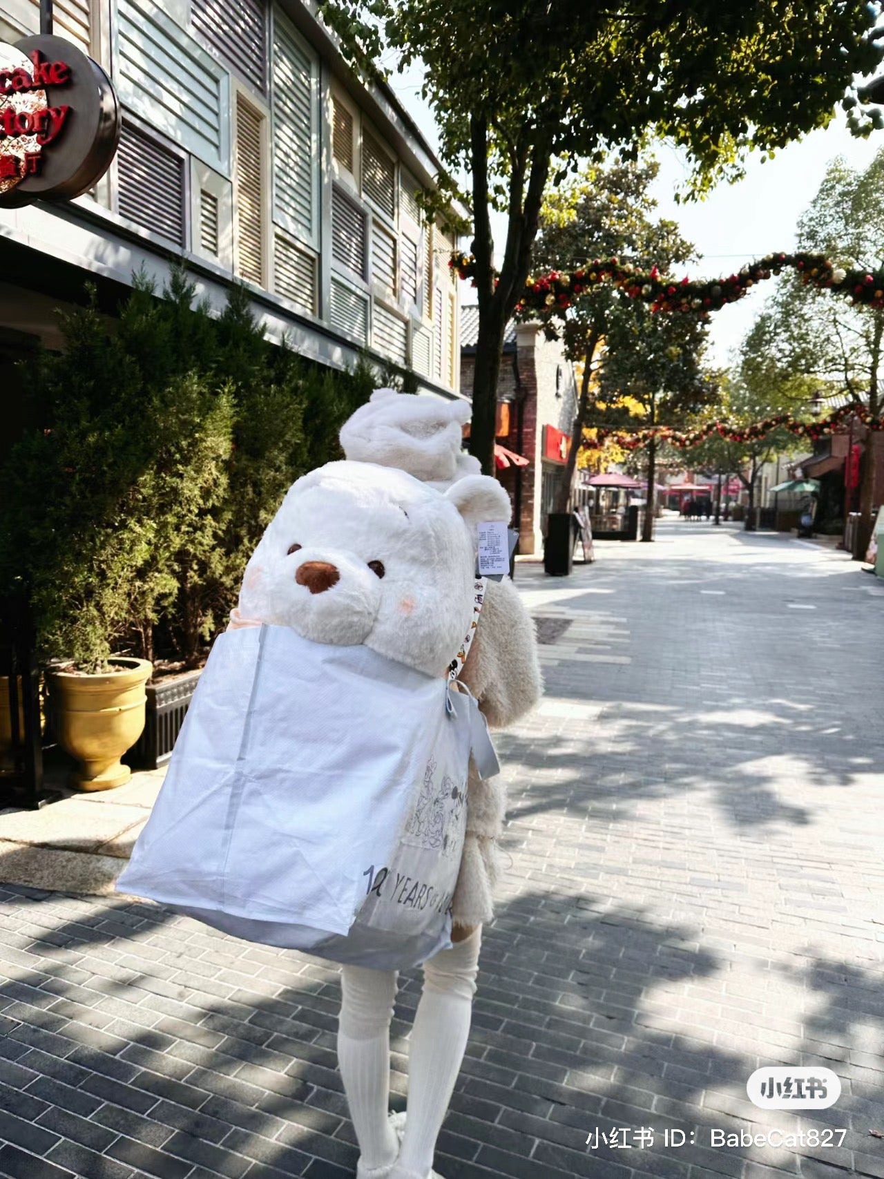 Disney|冬日白色限定超大巨型蜜蜂噗噗/抱起来巨舒服/送女友最佳礼物|高さ約73×幅43×奥行き57(cm)