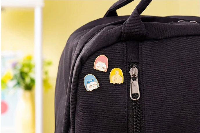 Chiikawa 吉伊卡哇|可爱金边金属徽章|约 H19 x W17 x D11mm