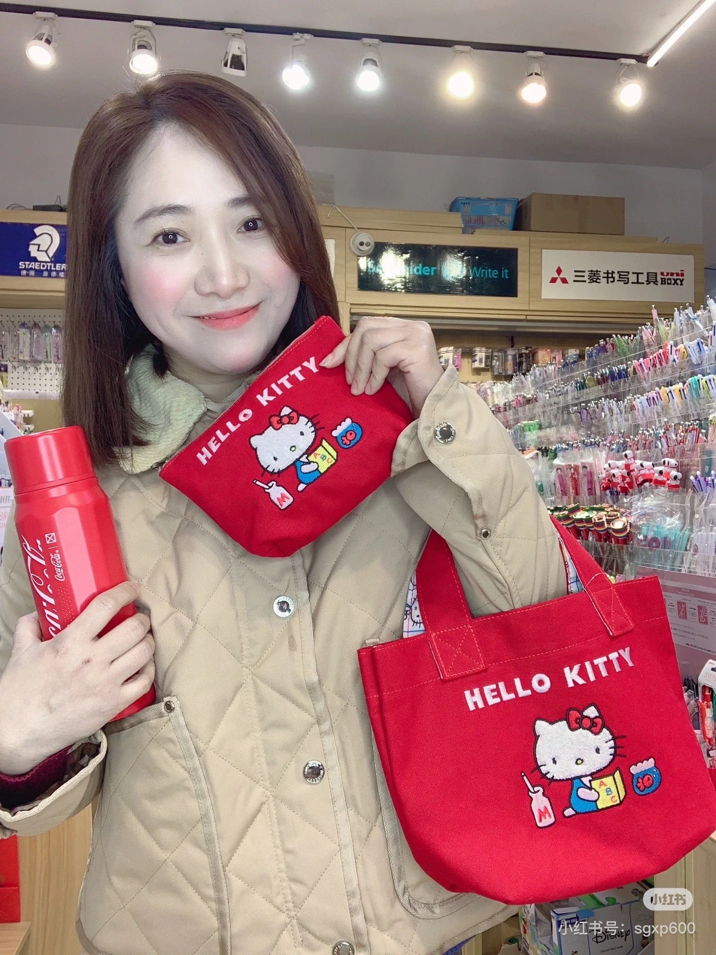 HelloKitty凯蒂猫|Sanrio Hello Kitty 50th Anniversary Makeup Pouch收纳包/化妆包|约H13×W19×D5