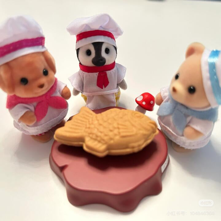SylvanianFamilies|FOREST KITCHEN BABY PENGUIN KITCHEN UNIFORM CHEF
