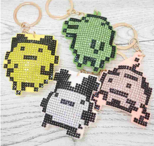 Tamagotchi|Rhinestone Keychain/Keyring|50 x 60 x 20mm approx.