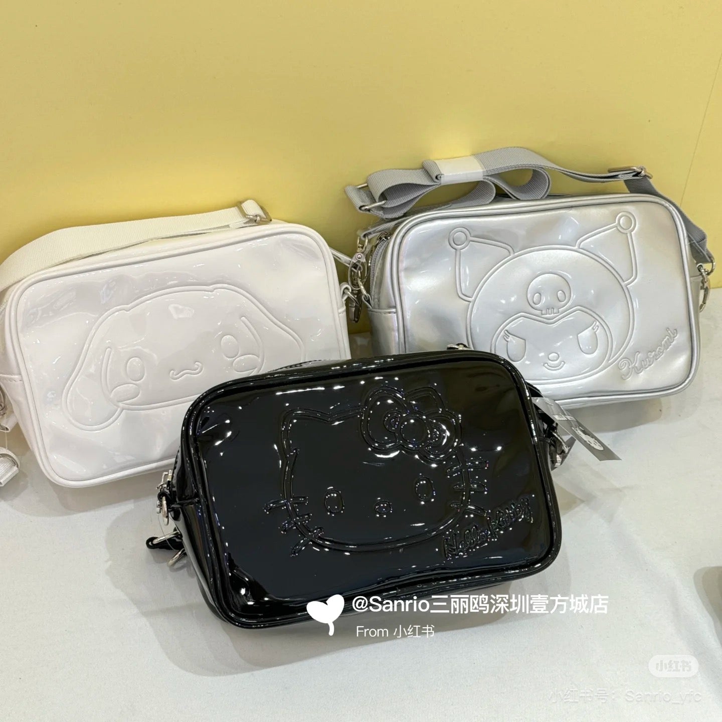 Sanrio三丽鸥|Shoulder Bag Monotone黑白印象系列爱心拉链皮质感斜挎包/里面也有可爱图案|约23×9×15cm