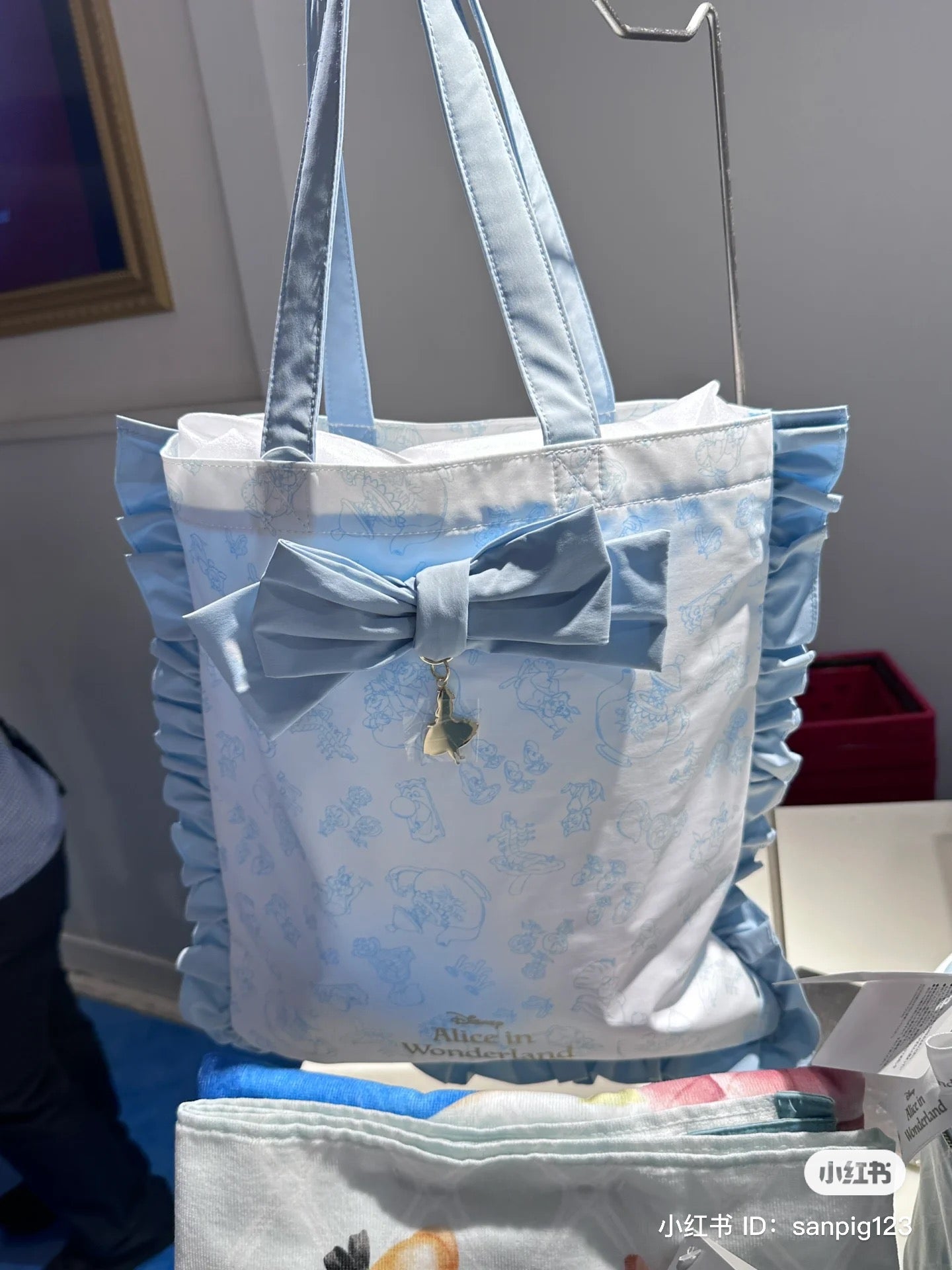Disney|爱丽丝梦游仙境Alice Sweet Garden甜蜜花园茶会特辑超美水色公主吊坠花边大蝴蝶结托特包/单肩包/颜色超美|約 縦38×横34×厚み1(cm)