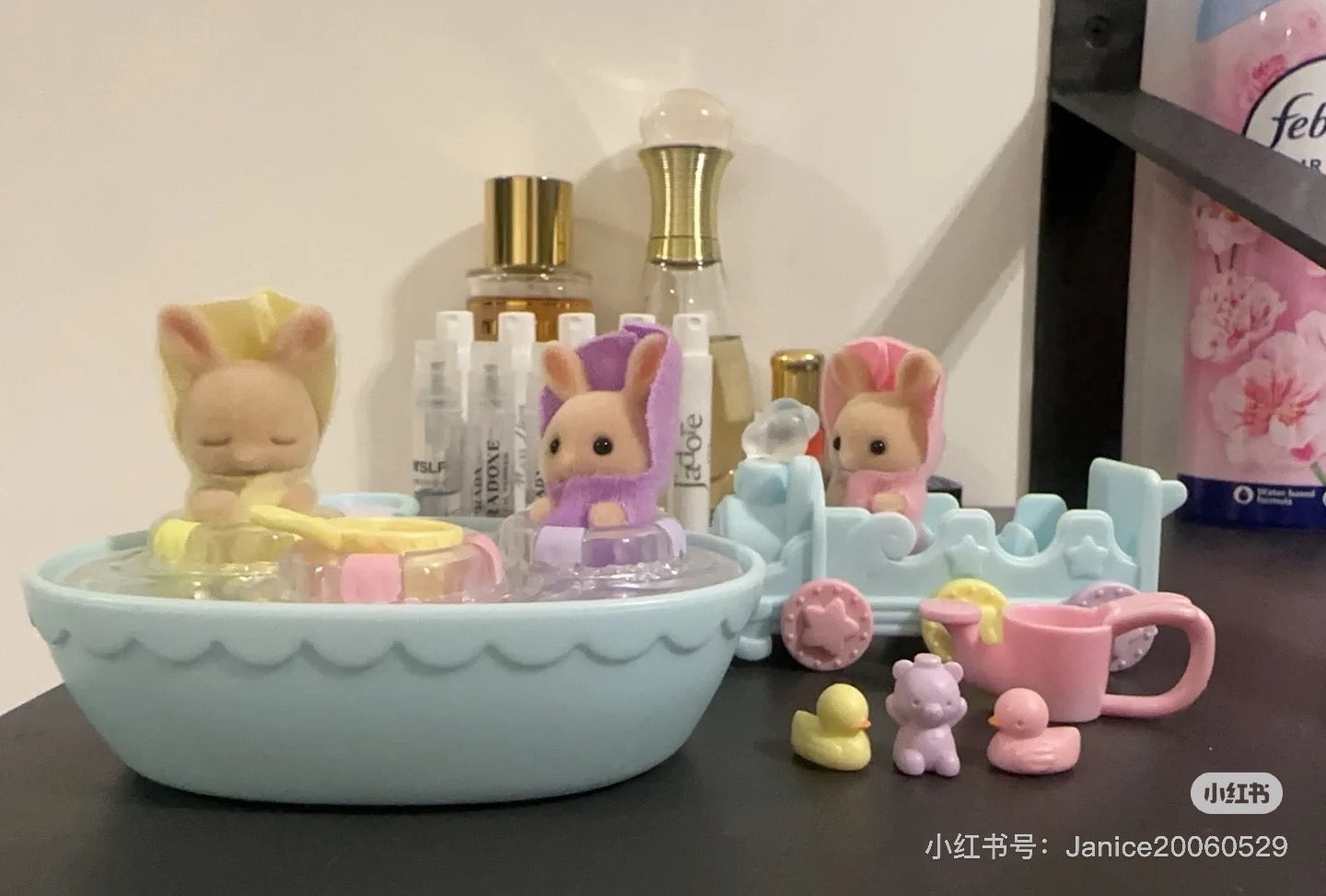 SylvanianFamilies|Triplets Baby Bathtime Set-Milk Rabbit-5707