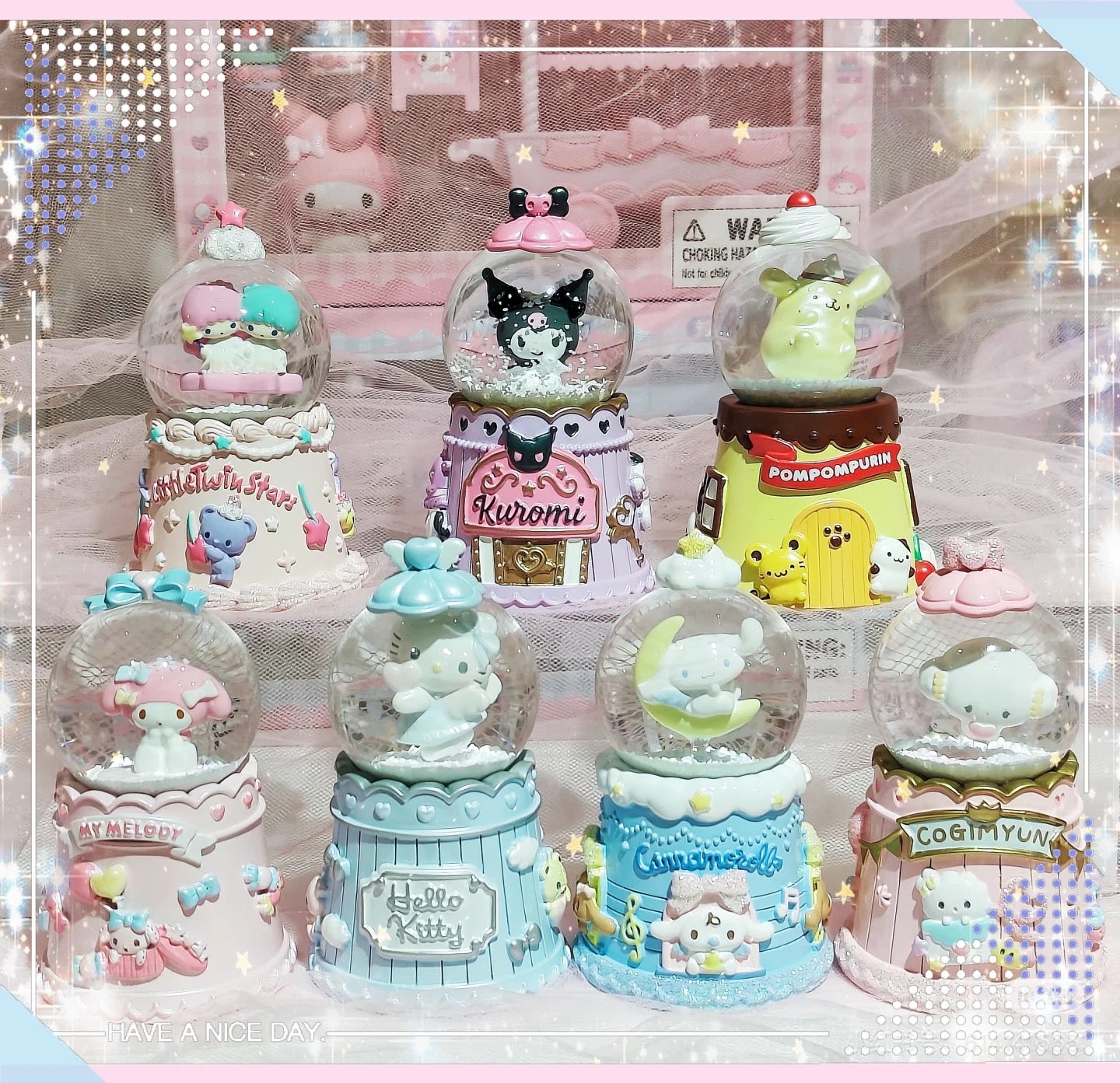 Sanrio三丽鸥|Snow Globe (S) 2024年圣诞限定可爱角色小号水晶球|约5.5×5.5×9.5cm