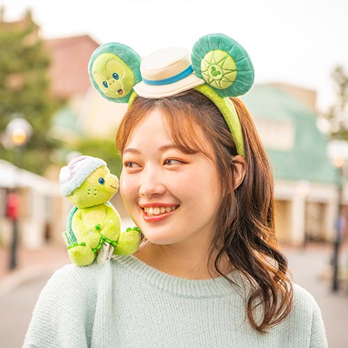 Disney迪士尼|2024东迪秋日睡衣派对Olu小龟毛绒挂件/趴趴夹/肩夹