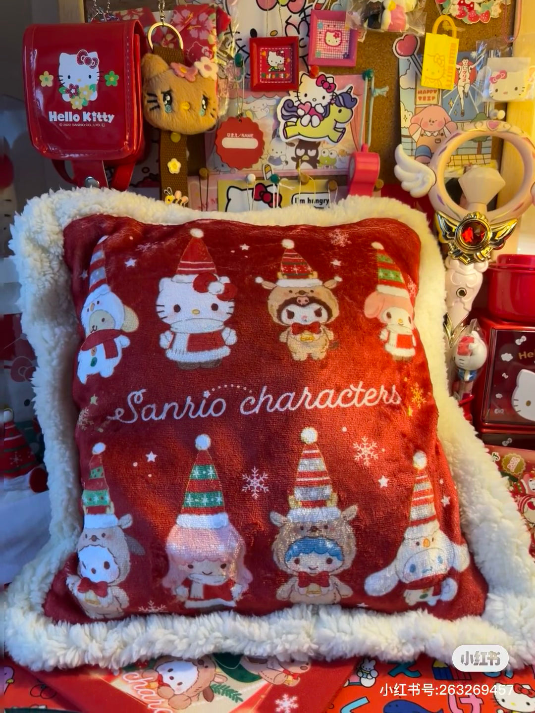 Sanrio三丽鸥|Cushion Blanket - Christmas 2024圣诞限定可收纳加绒加厚盖毯丝绒抱枕/靠垫/正反面都可爱|约105×1×70cm
