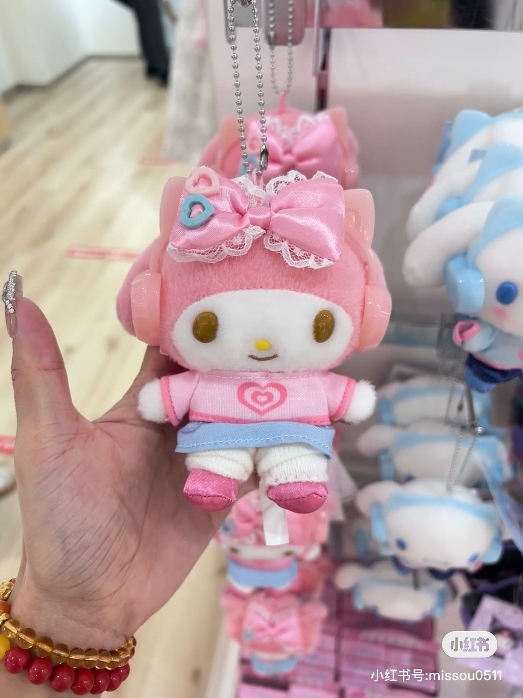 Sanrio|Mascot Holder / Our Heisei Pop平成复古耳机系列毛绒挂件/包挂| 约10×6×11cm