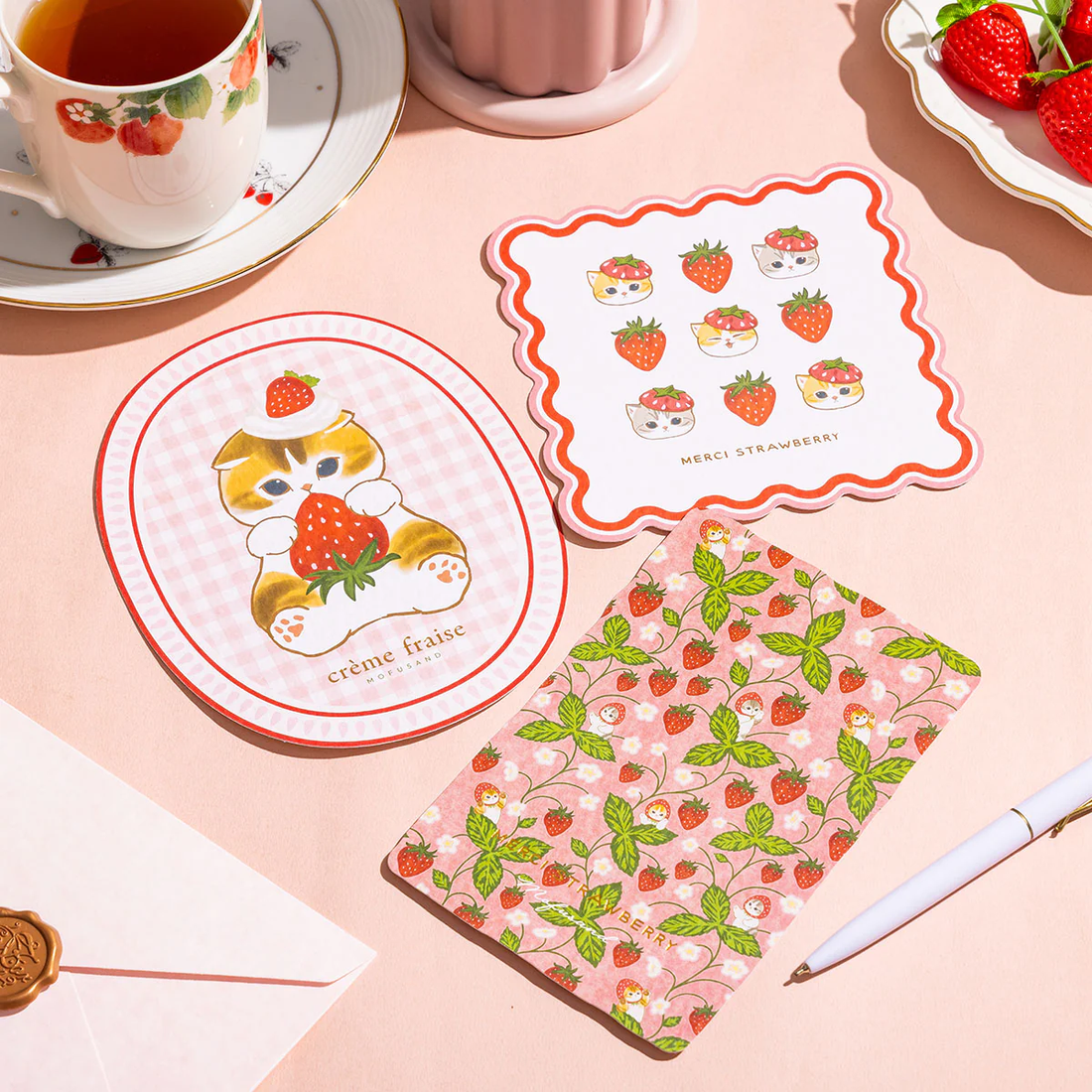 Mofusand|Merci Strawberry Foil-Stamped Die-Cut Postcard|H127 x W127mm approx.