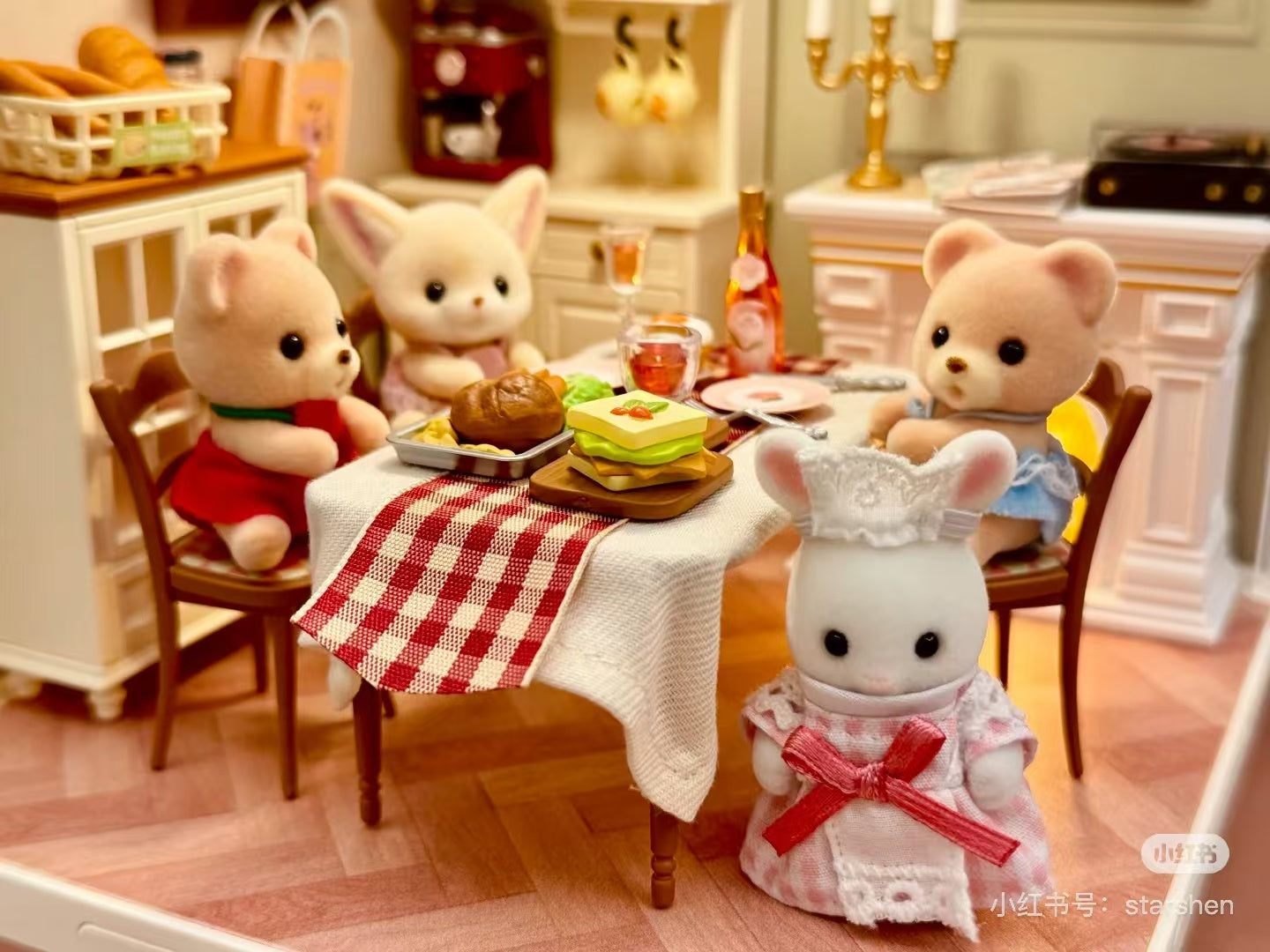 SylvanianFamilies|FOREST KITCHEN BABY WHITE RABBIT WAITRESS PINK