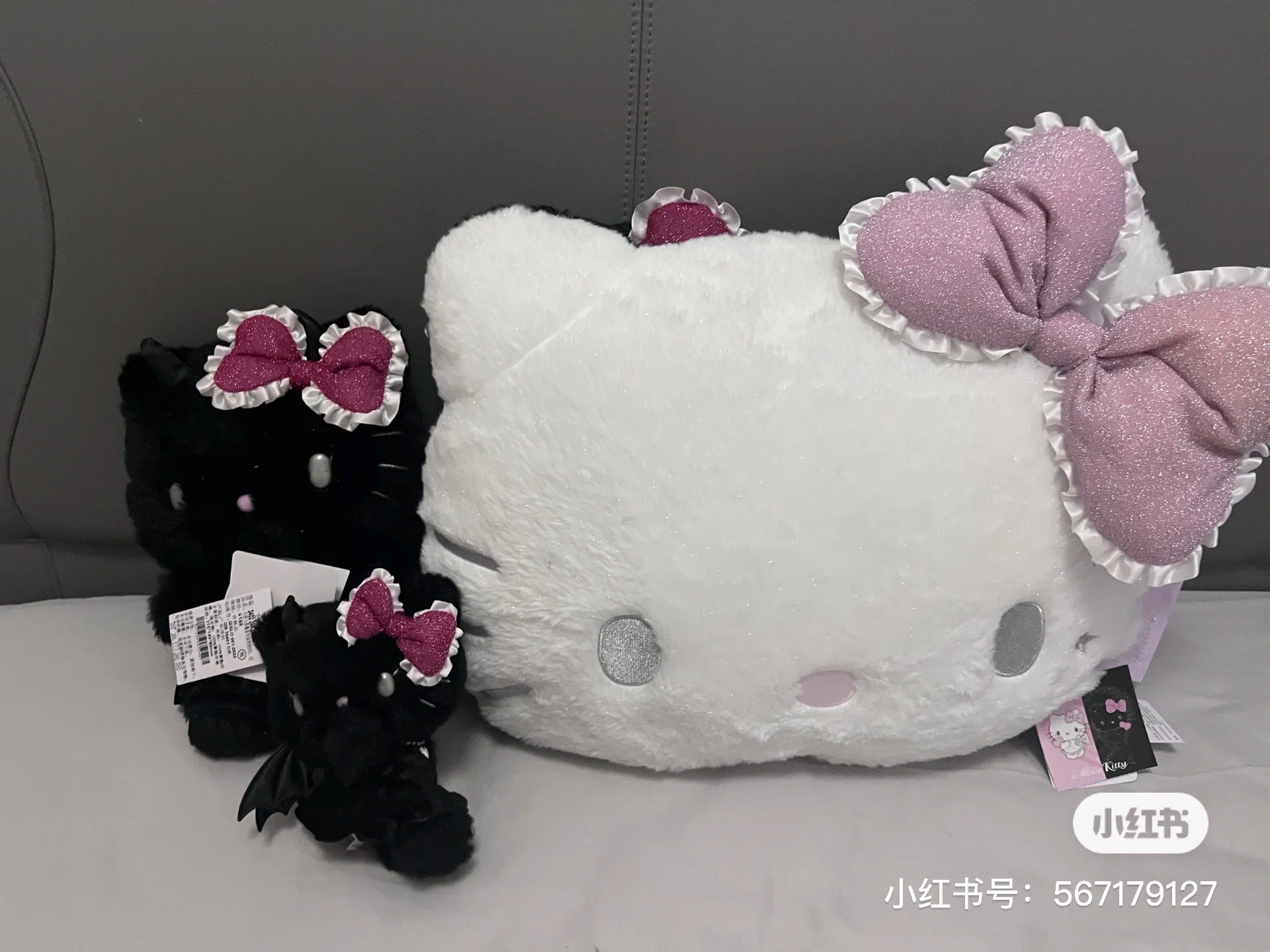Hello kitty凯蒂猫|Sanrio Original Face-shaped Cushion - Hello Kitty / Angel and Little Devil天使恶魔双面大脸抱枕|约43×18×30cm