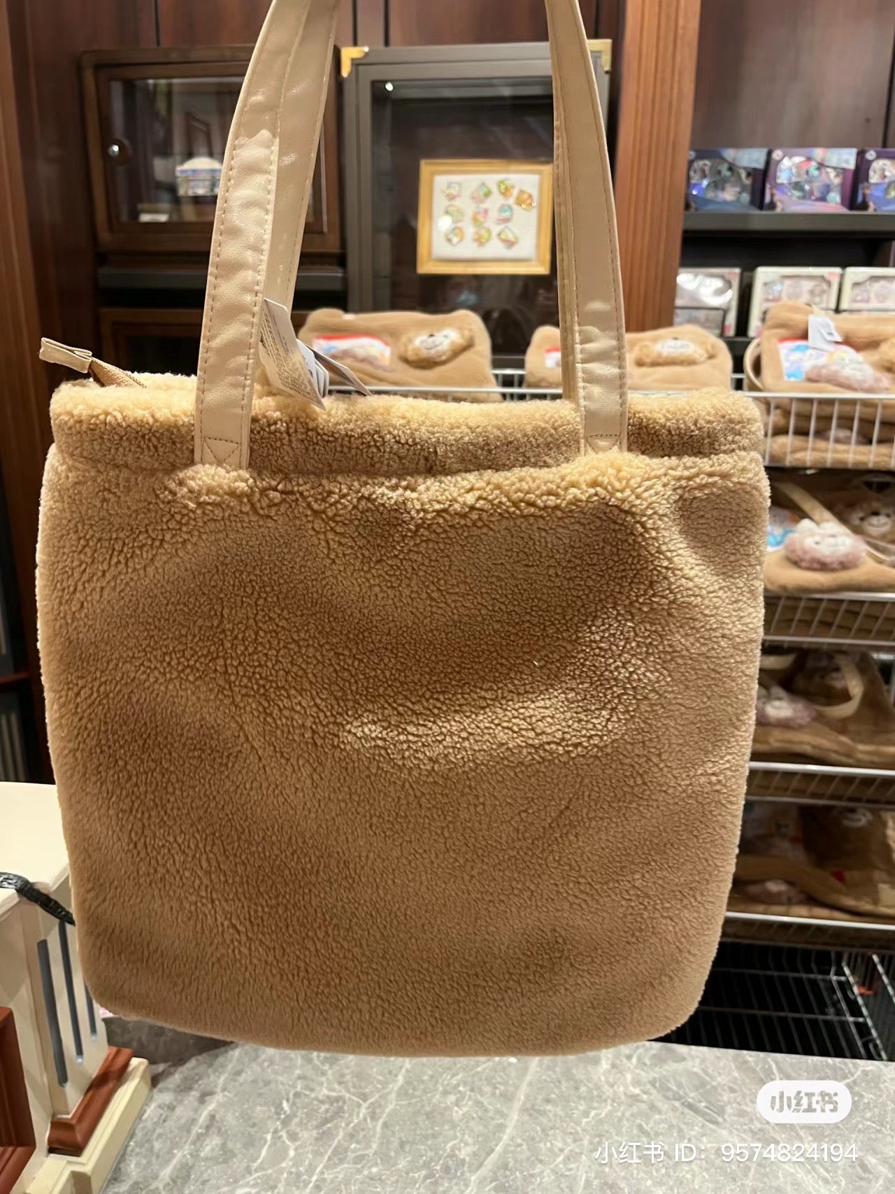 Disney SH|达菲雪莉玫毛茸茸大头玩偶托特包/单肩包/大容量可放电脑