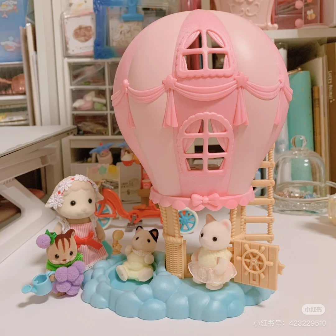 SylvanianFamilies森贝儿家族|Baby Balloon Playhouse-Charcoal Cat木炭猫宝宝+梦幻气球城堡游乐园系列热气球套组5527