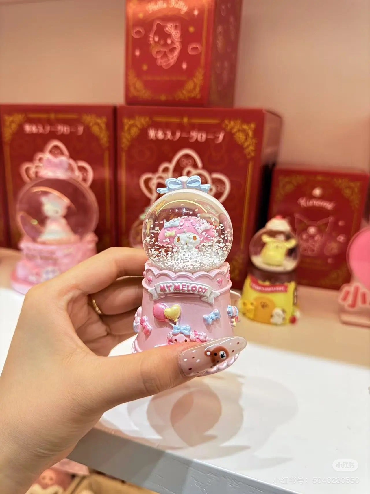 Sanrio三丽鸥|Snow Globe (S) 2024年圣诞限定可爱角色小号水晶球|约5.5×5.5×9.5cm