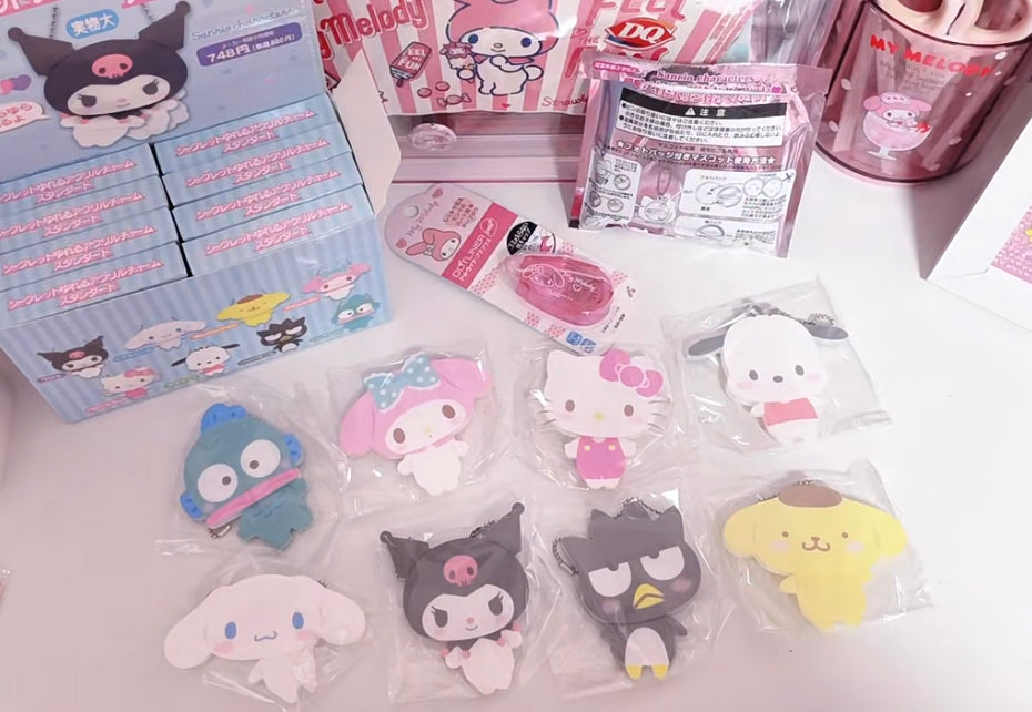 Sanrio三丽鸥|Secret Shaking Acrylic Charm Standard - Blind Box秘密系列可爱角色摇摇乐亚克力吊饰挂件盲盒/可以摇头/全8种|1枚入