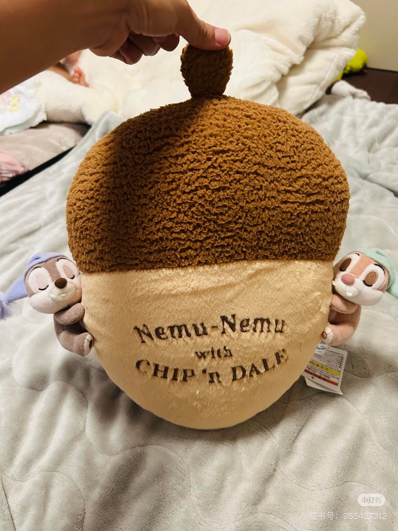 Disney迪士尼|Chip&Dale睡帽奇奇蒂蒂抱大松果刺绣毛绒抱枕/靠垫