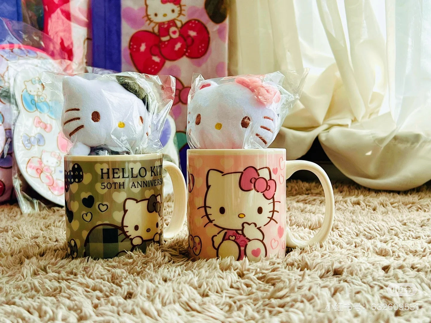 Sanrio三丽鸥|Hello Kitty凯蒂猫50周年一番赏抽奖/蝴蝶结抱枕/超大棉花公仔/化妆包/手提包/家居拖鞋/玩偶挂件/杯碟等|1次