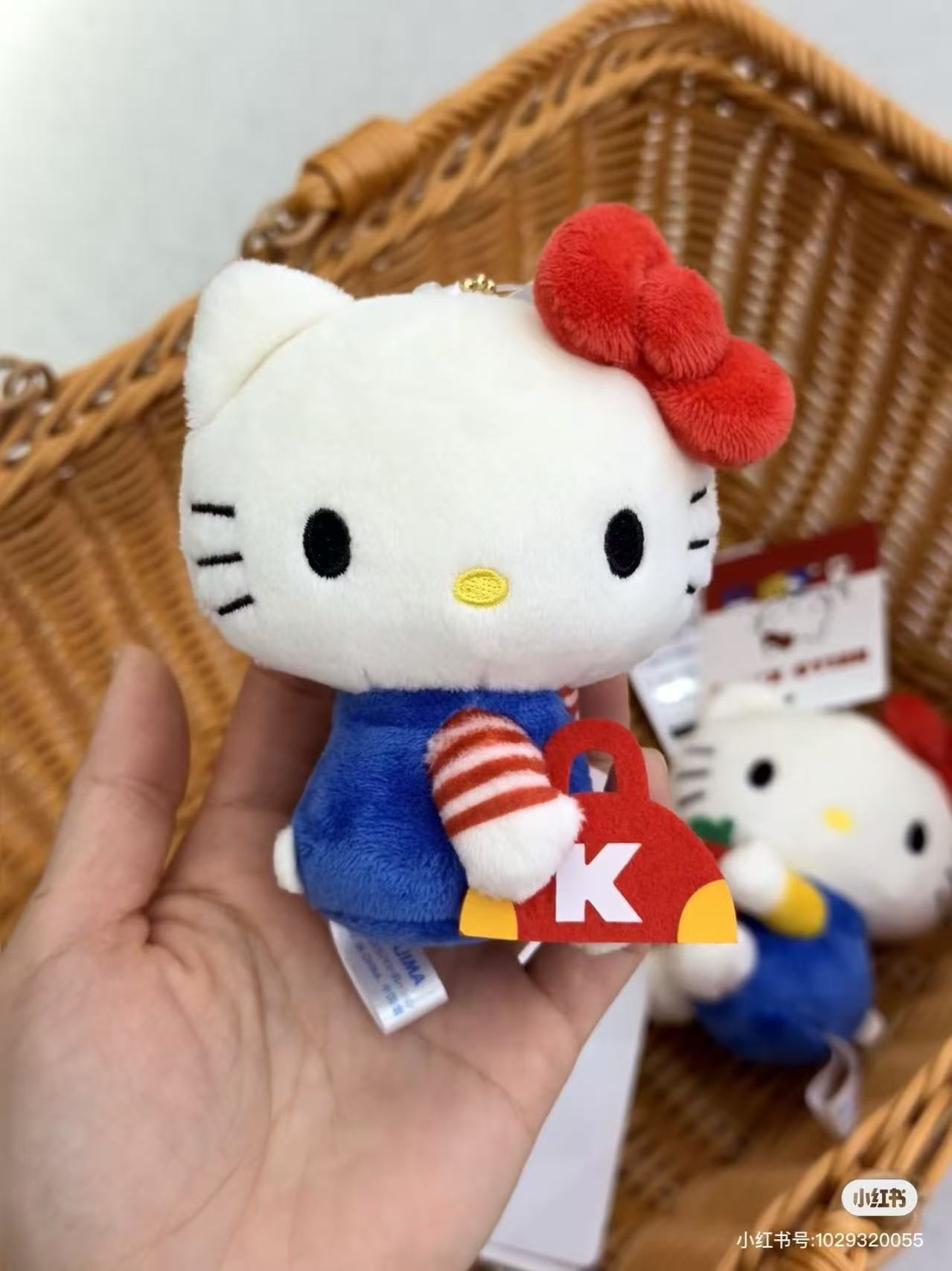 Hello kitty|Classic Mascot Holder /Plush Keychain|H10.5×W8.5×D6.5mm approx.