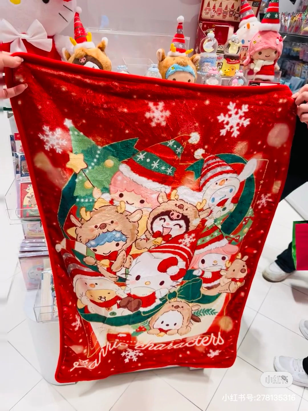 Sanrio三丽鸥|Cushion Blanket - Christmas 2024圣诞限定可收纳加绒加厚盖毯丝绒抱枕/靠垫/正反面都可爱|约105×1×70cm