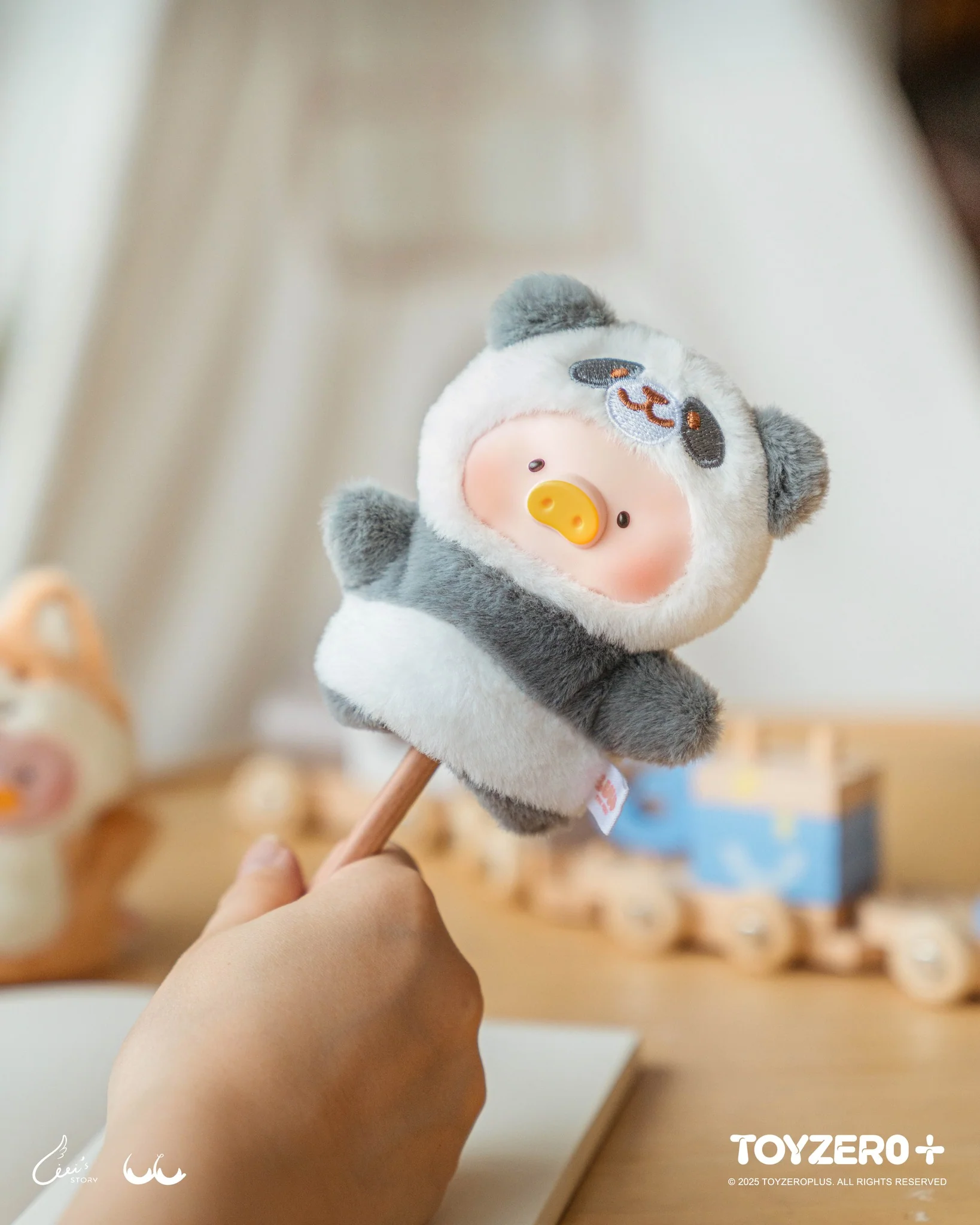 TOYZERO LuLu the Piggy Animal Party Puppet Show Finger Vinyl Face Keychain blind box
