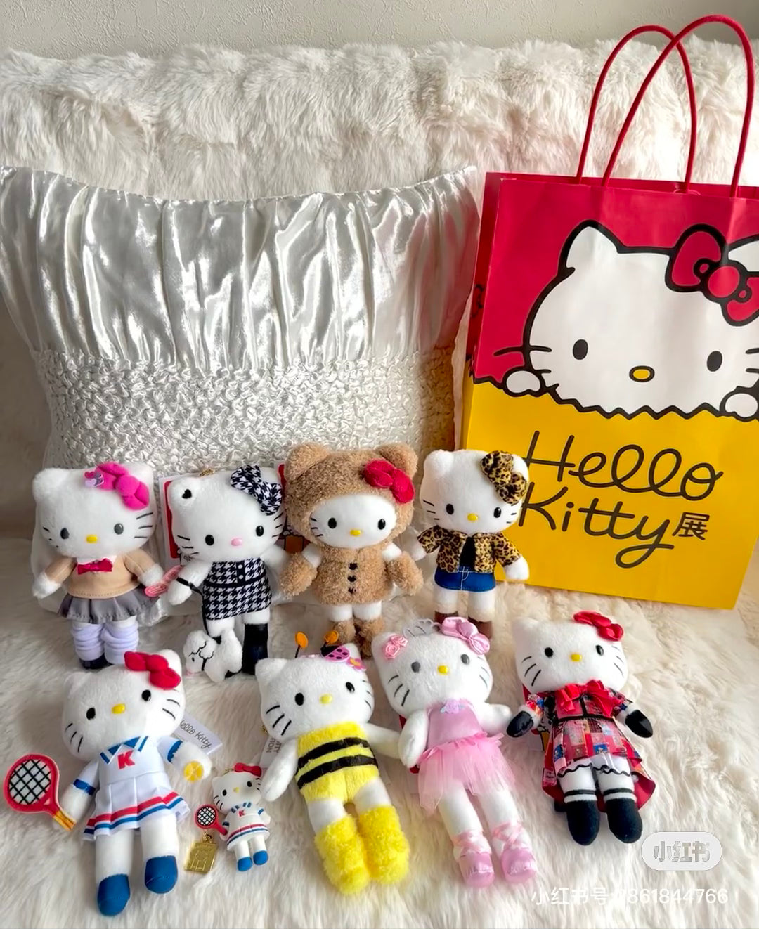【limit 1】Sanrio|Hello Kitty 50th Anniversary Limited Edition Long leg Suit Mascot Holder /Plush Keychain
