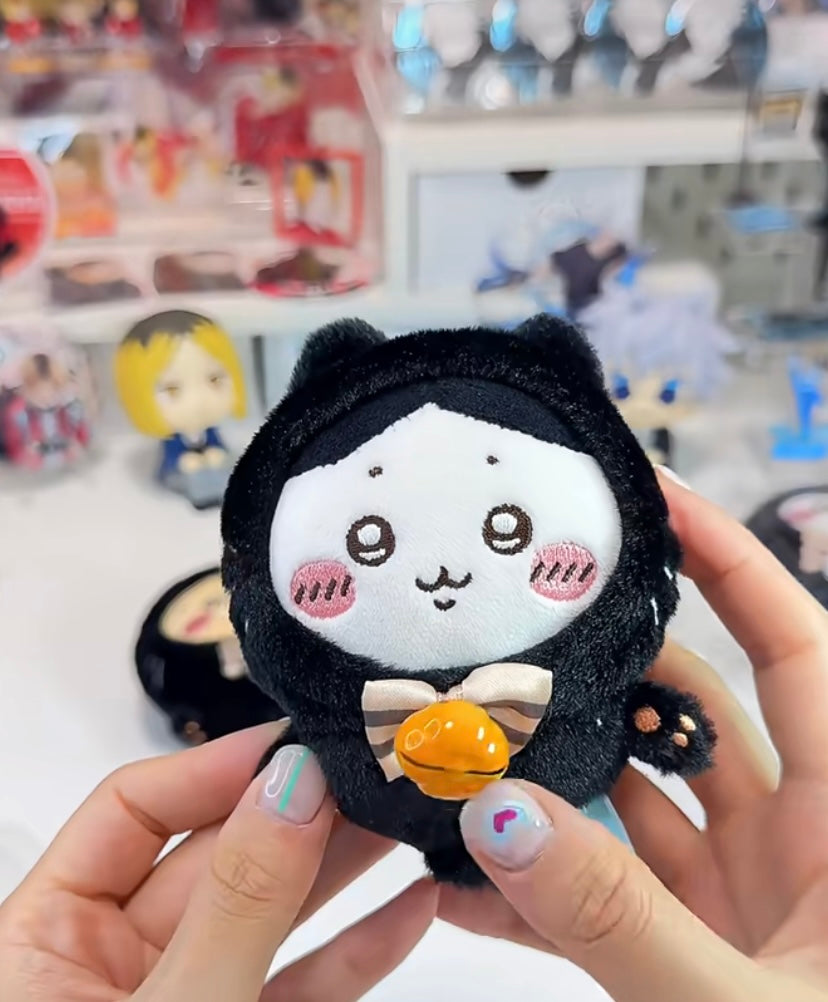 Chiikawa 吉伊卡哇|Plush Keychain Usagi Black Cat Ver万圣节限定黑猫毛绒玩偶挂件/包挂/铃铛会响很可爱|约H120×W85×D70mm