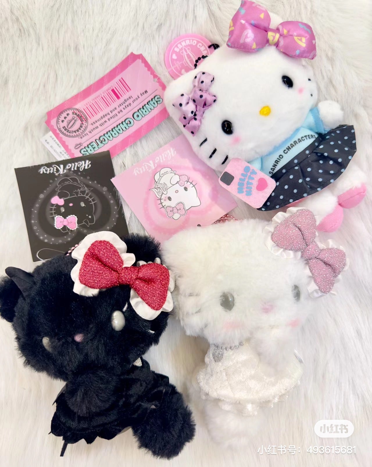 Hello kitty凯蒂猫|Sanrio Hello Kitty Mascot Holder/ Angel and Little Devil天使恶魔挂件|约 14.9 x 12.1 x 7.8 厘米