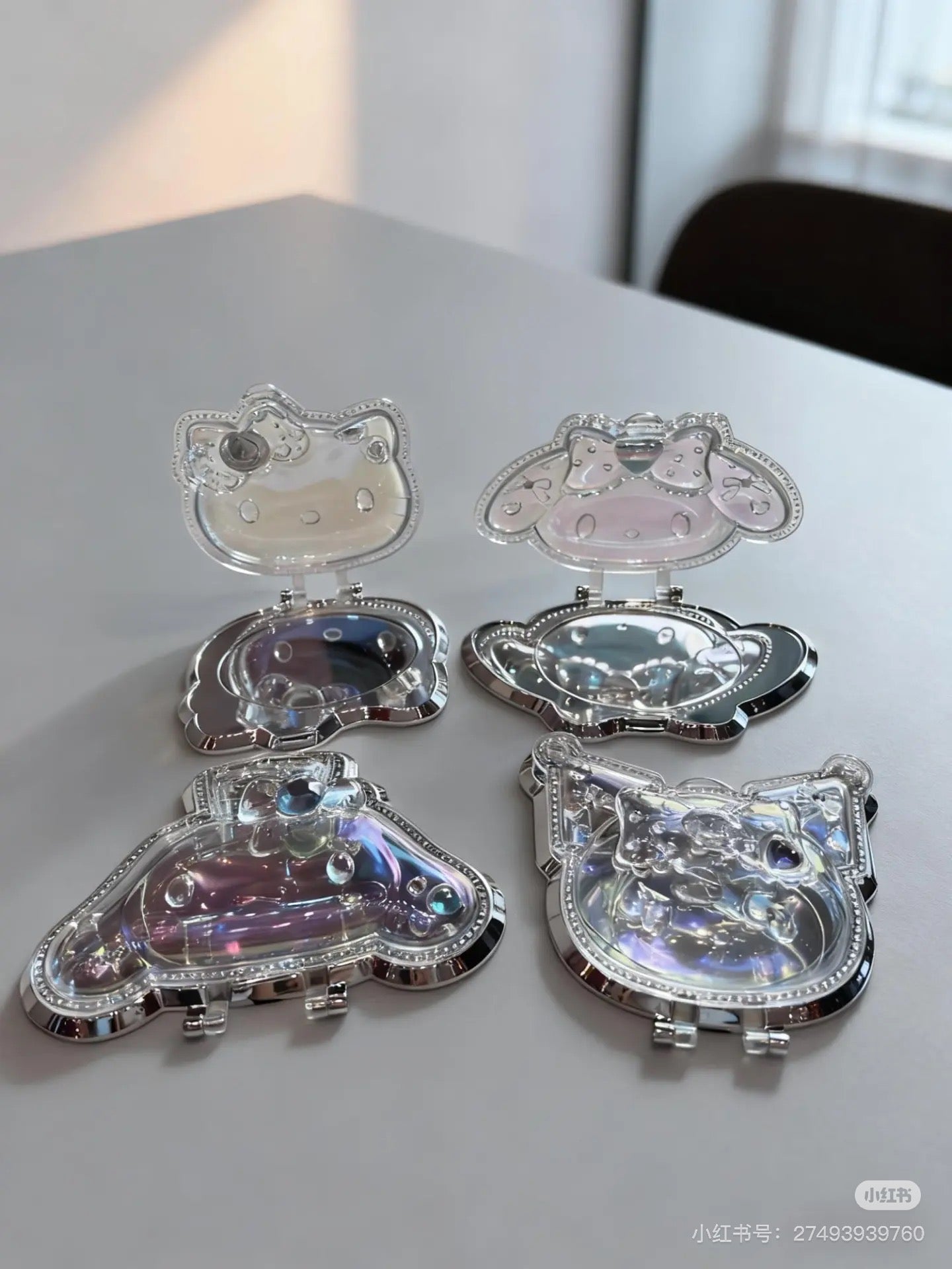 Sanrio|Face Aurora Hologram Sliver Folding Stand Mirro|12.5×1.5×9cm approx.