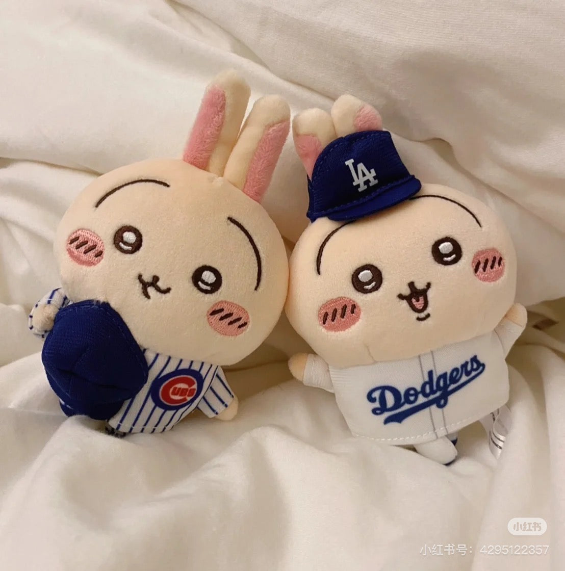 【limit 1】Chiikawa|Chiikawa X MLB Tokyo Series Dodgers Mascot Holder /Plush Keychain|H120×W93×D50mm approx.