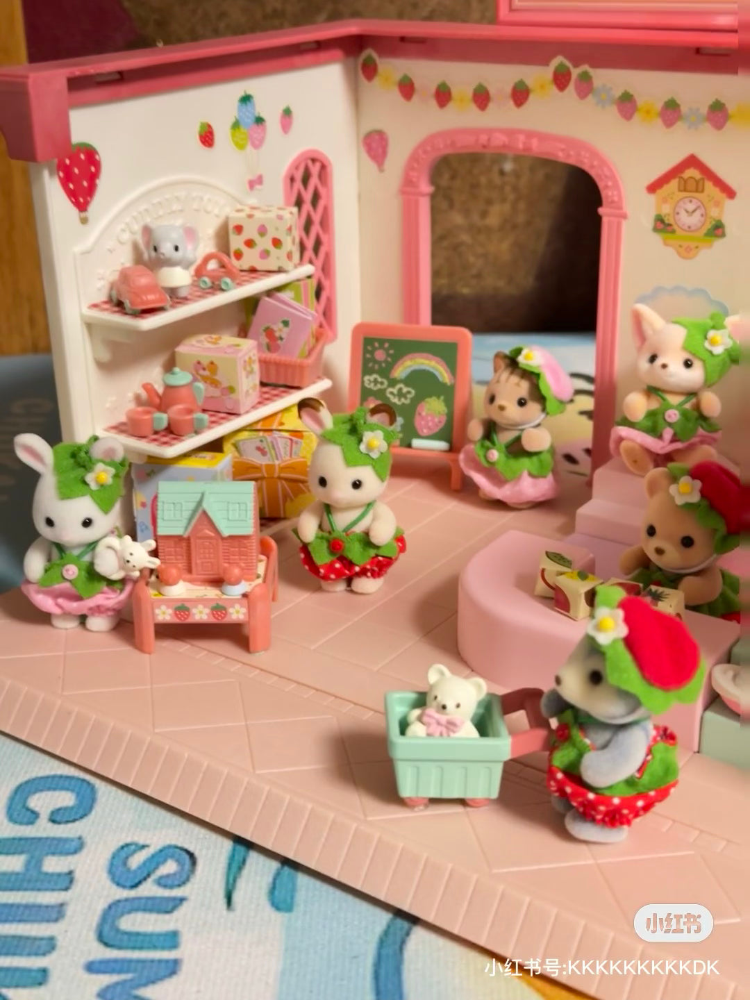 【store available】SylvanianFamilies|Strawberry Nursery Room House Set Calico Critters