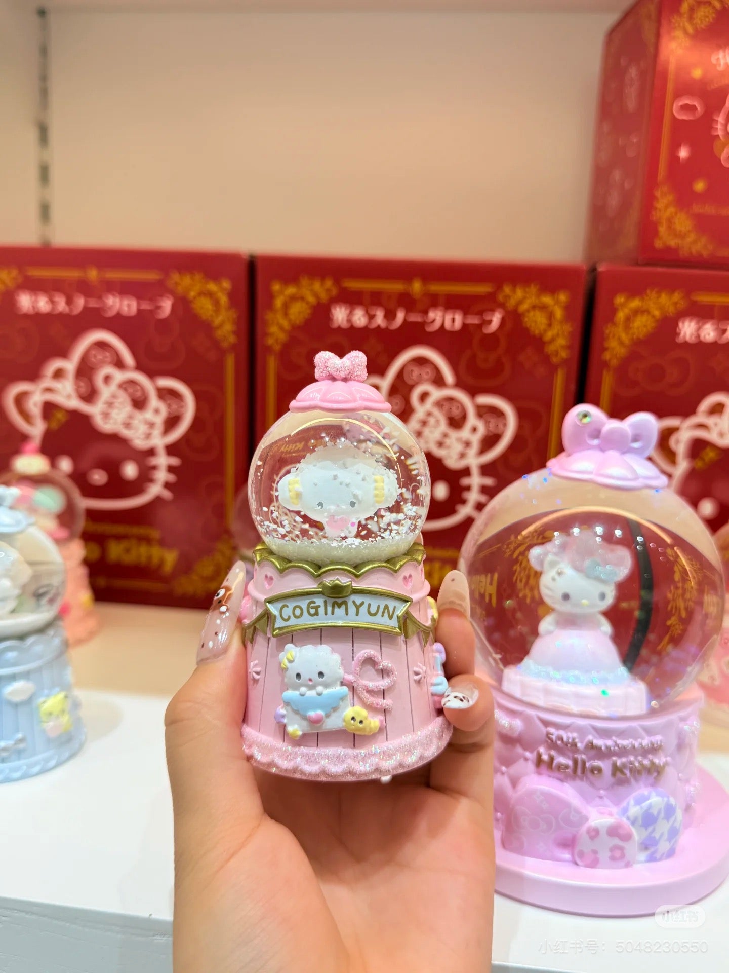 Sanrio三丽鸥|Snow Globe (S) 2024年圣诞限定可爱角色小号水晶球|约5.5×5.5×9.5cm