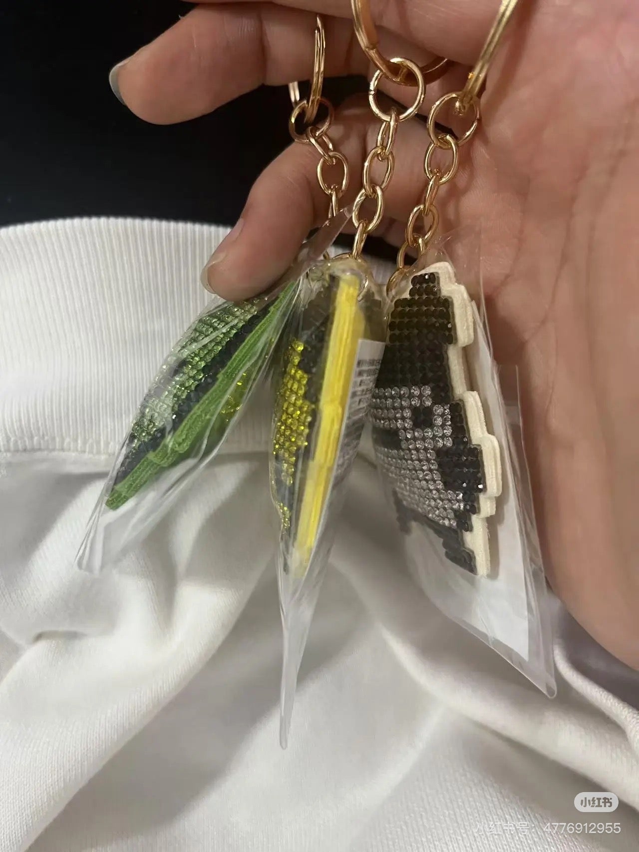 Tamagotchi|Rhinestone Keychain/Keyring|50 x 60 x 20mm approx.