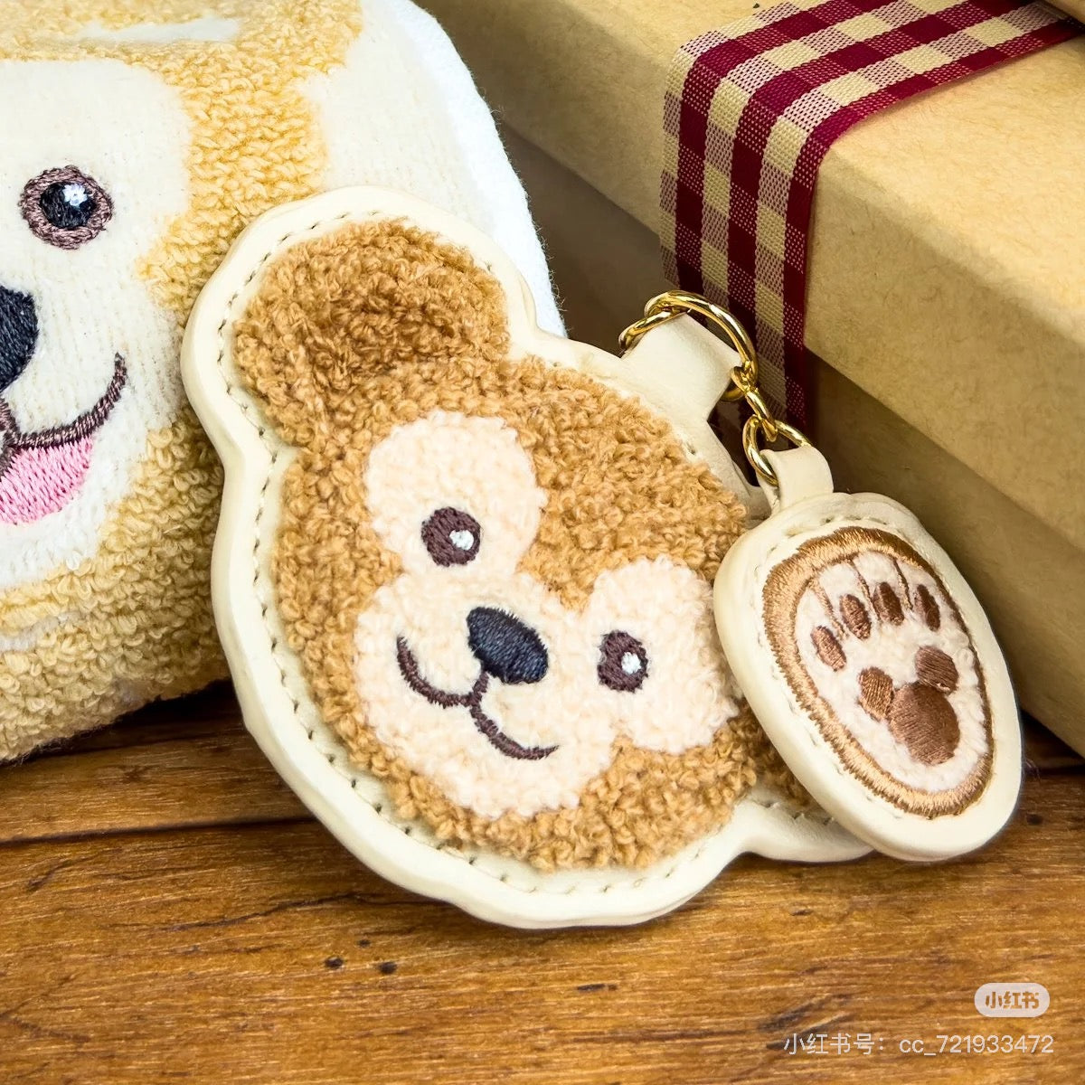 Disney迪士尼|东迪Duffy达菲和他的朋友们毛绒绒刺绣皮质感七宝钥匙扣/正面都可爱/还有手掌印小吊饰