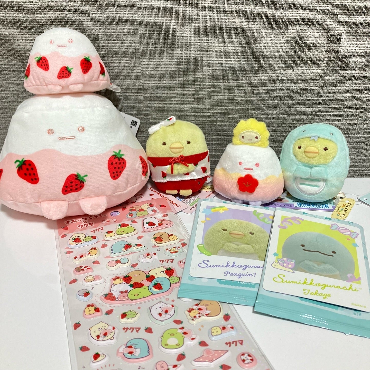 Sumikko gurashi角落生物|San-X Plush Toy / Sakuma Strawberry Milk Candy Yama Pink草莓奶糖系列樱花富士山大手玉/公仔/玩偶|约90×130×85mm