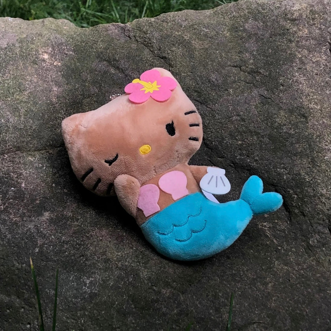 Sanrio三丽鸥|HAWAII 夏威夷Hello kitty50周年限定黑皮美人鱼玩偶挂件/包挂