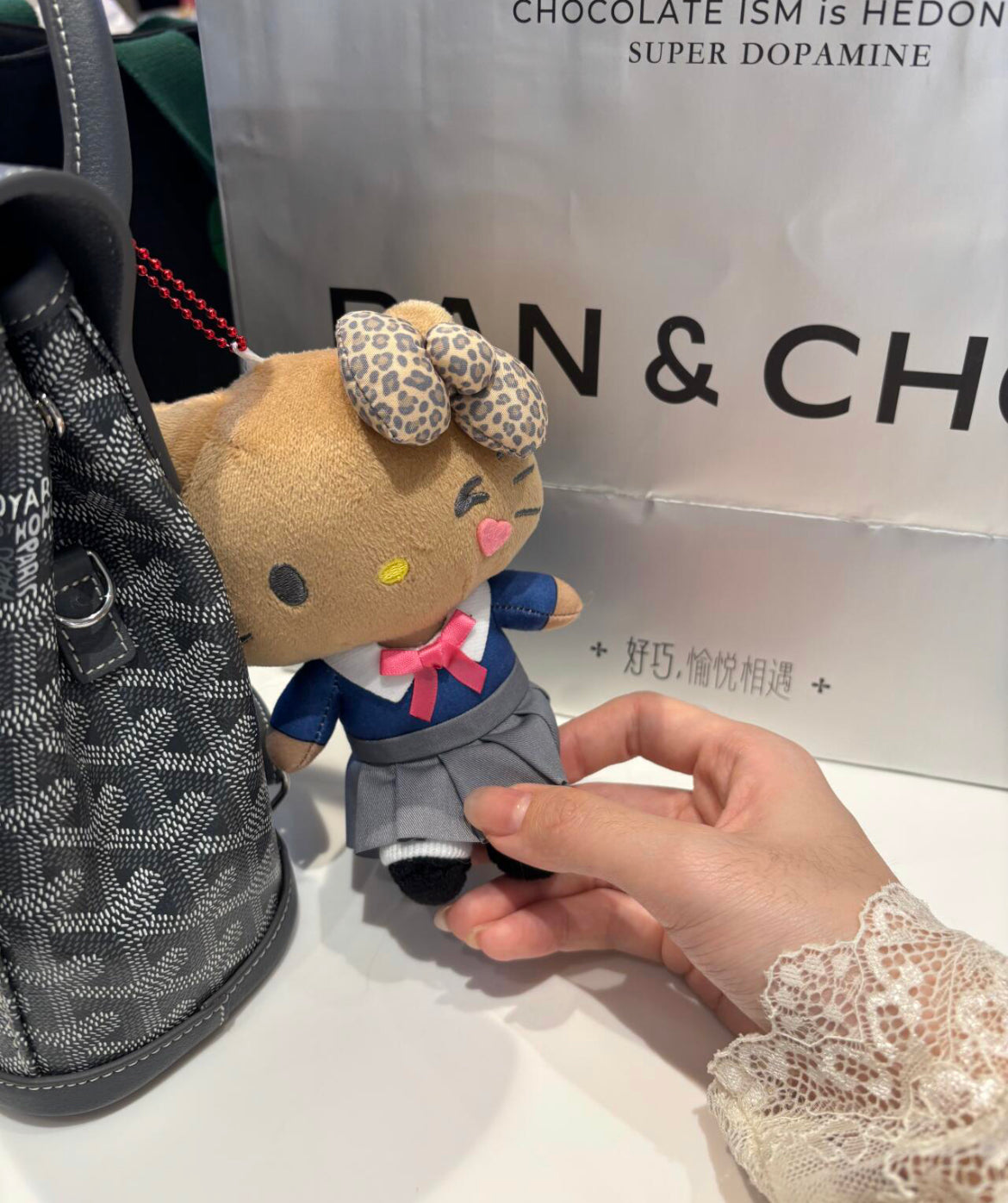 Sanrio三丽鸥|平成辣妹高校制服短裙可爱角色毛绒玩偶挂件零钱包/包挂|约H170×W130×D60mm