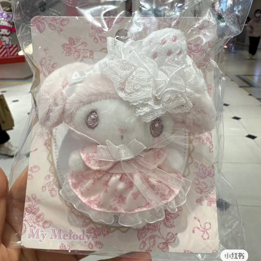 Sanrio|美乐蒂生日限定淡雪白草莓系列胸针|约9.5 x 11 x 5 cm