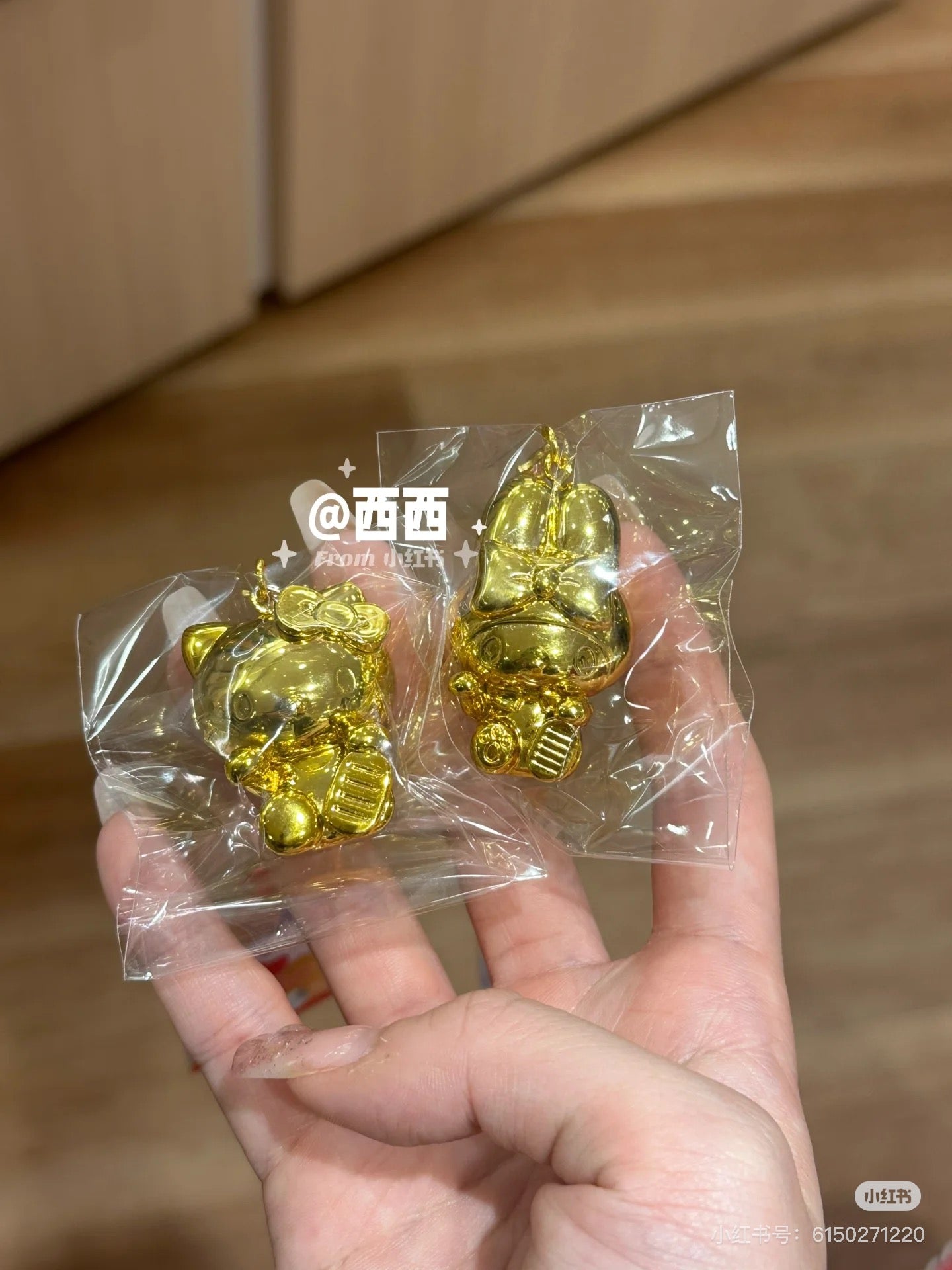 Sanrio|Golden Netsuke Charm| 3.1×2.4×3.9cm approx.