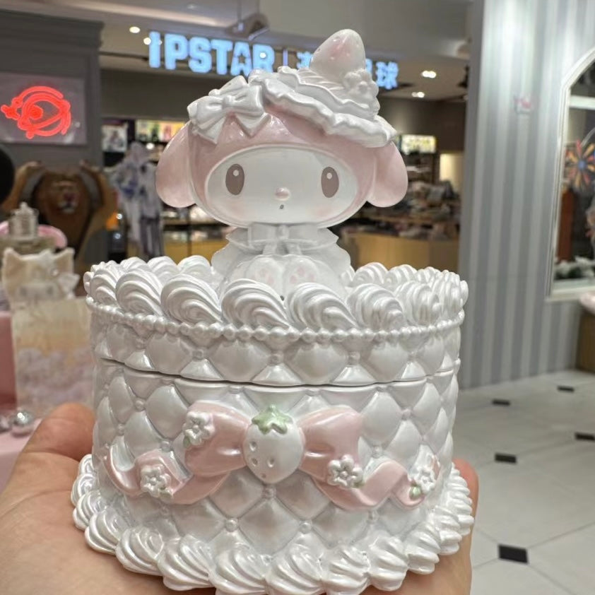 Sanrio|美乐蒂生日限定淡雪白草莓系列化妆盒|约8.5 x 8.5 x 11 cm