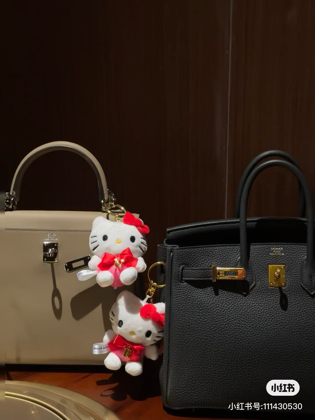 Sanrio|Hello Kitty红色蝴蝶结字母自选挂件/玩偶|约 6.5×5×9.5cm