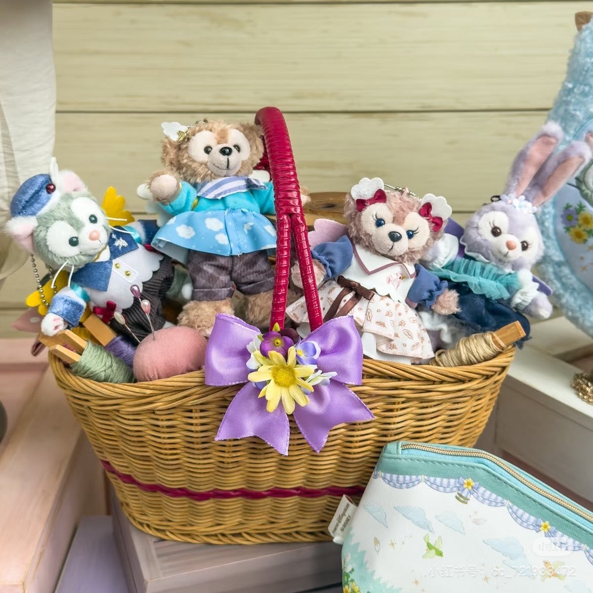 【limit 1】Disney|Duffy & Friends"Wishing Wings" Collection Standing Mascot Holder /Plush Keychain