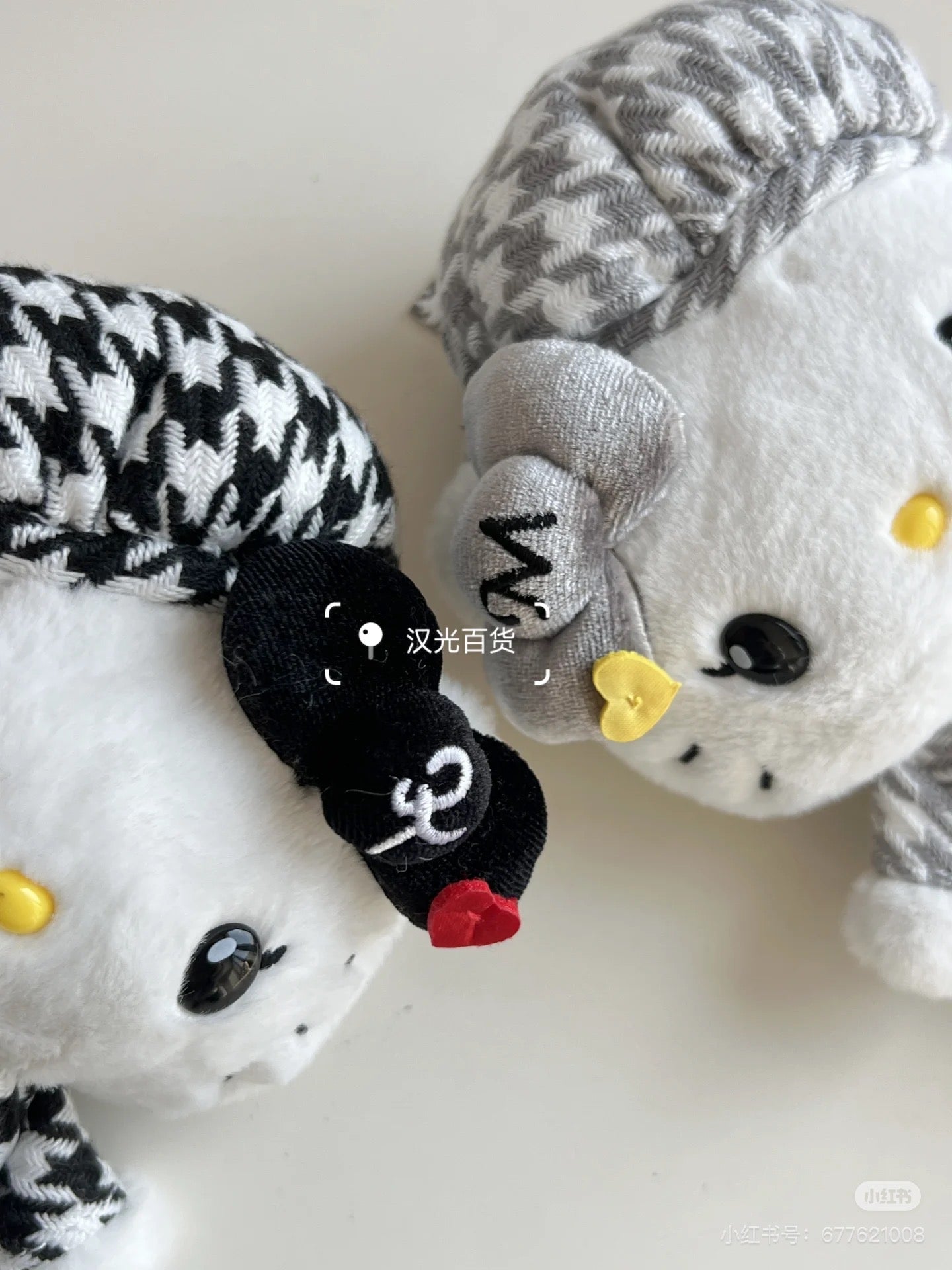 Hello Kitty|Monochrome Girly Twin Coordinate Mascot Holder /Plush Keychain|11×7×18cm approx.