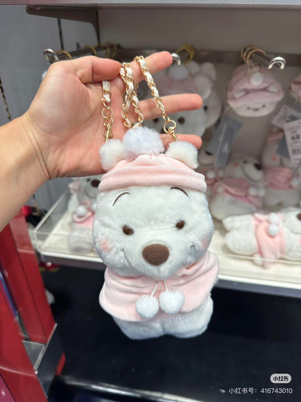 Disney迪士尼|Winnie the Pooh Pochette Bag Fruit Latte Color White Pooh东迪冬日限定水果拿铁色睡衣睡帽斗篷系列噗噗维尼毛茸茸斜挎包/零钱包/收纳包|约H24×W14×D9.5cm