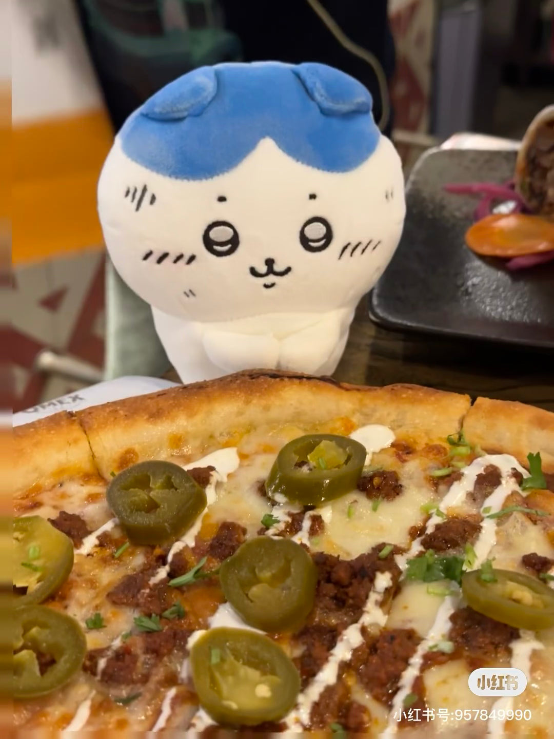 Chiikawa 吉伊卡哇|委屈抱腿坐姿玩偶/公仔|约H120×W120×D100mm