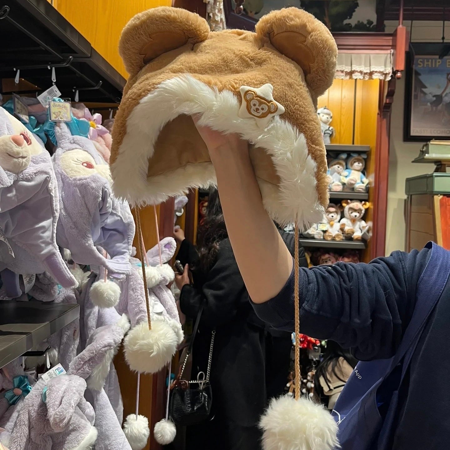 Disney SH|达菲雪莉玫毛茸茸角色大头帽/毛球帽