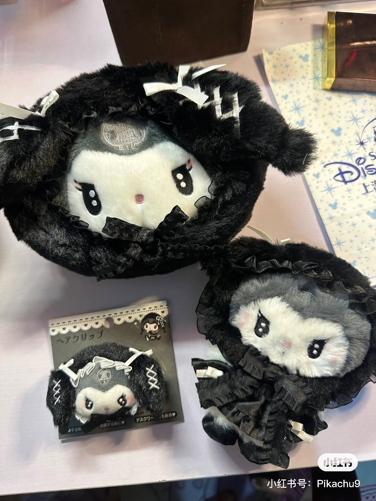 Sanrio|第三代暗黑地雷限定毛绒化妆包/印花防水内里/珍珠拉链头|约20×10×14cm