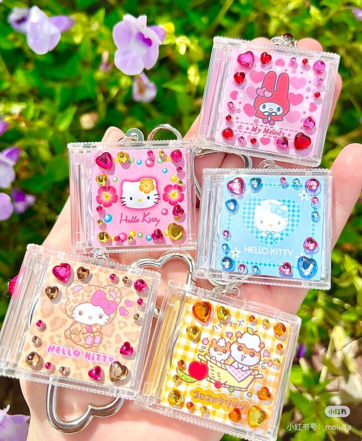 Sanrio|Secret CD Style Keychain - Our Heisei Pop Blind Box 平成复古钻石CD钥匙扣盲盒/全6种|1枚入
