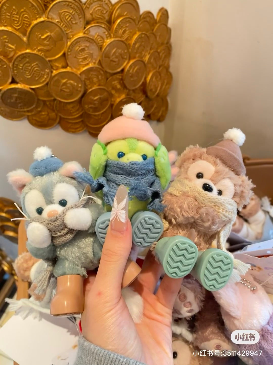 Disney迪士尼 |东迪2024冬日限定七宝坐姿围巾毛绒玩偶挂件/包挂