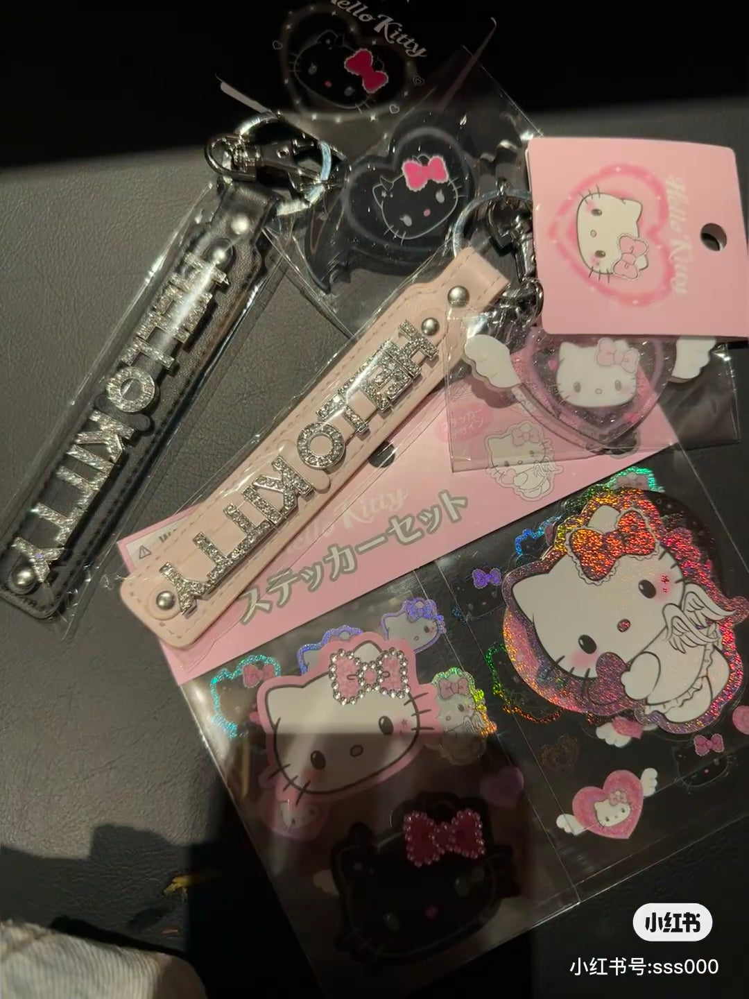 Hello kitty凯蒂猫|Sanrio Hello Kitty Keyholder/ Angel and Little Devil天使恶魔钥匙扣/挂件|约19.0 x 6.2 x 1.7cm